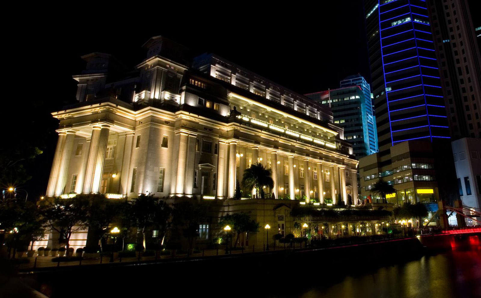 Đặc điểm và công dụng của đèn led pha ngoài trời